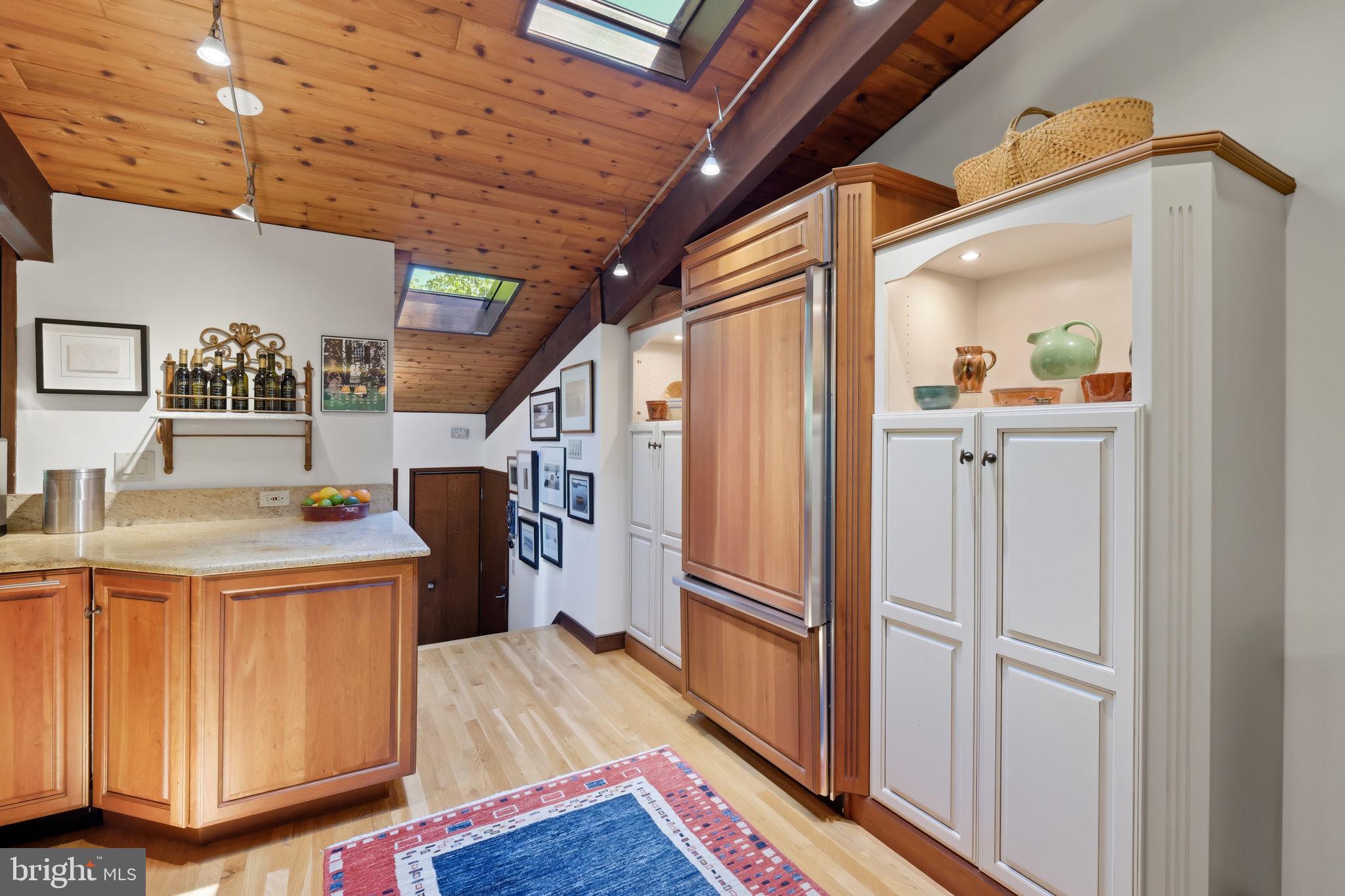 CARDEROCK SPRINGS - Residential