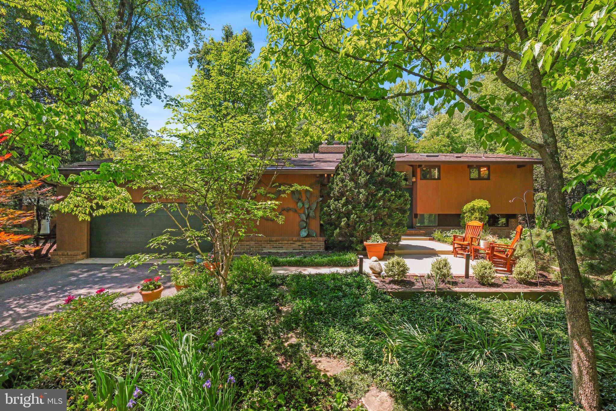 CARDEROCK SPRINGS - Residential