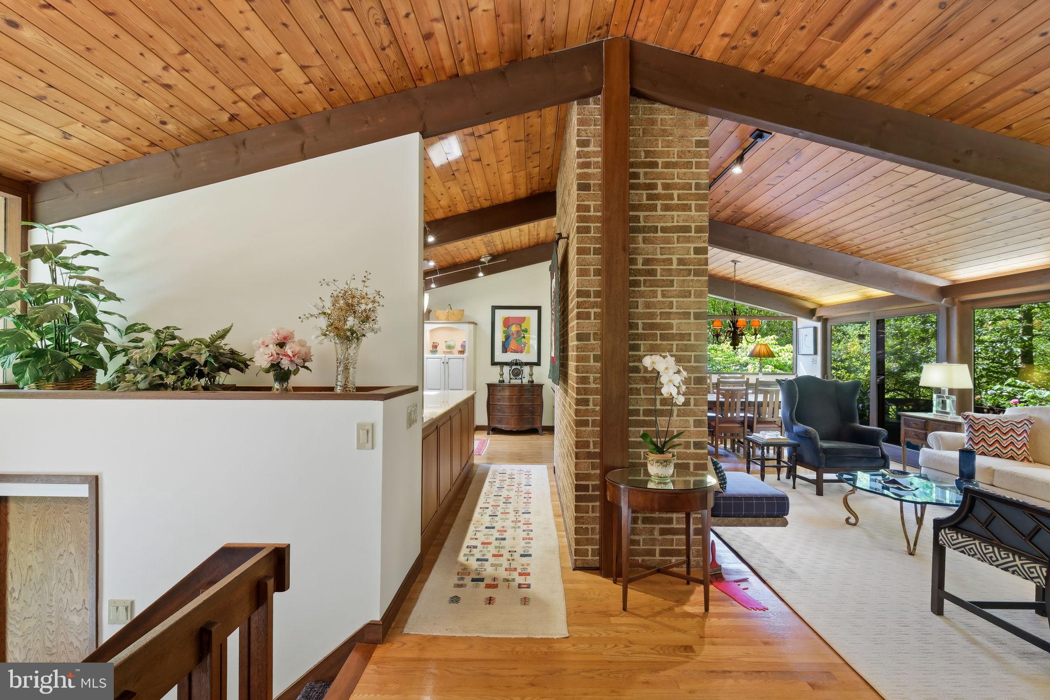 CARDEROCK SPRINGS - Residential