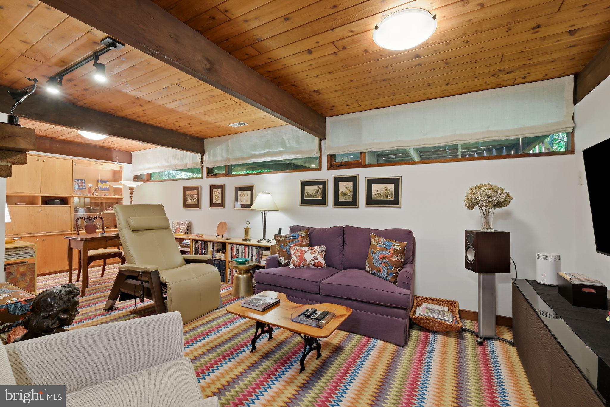 CARDEROCK SPRINGS - Residential