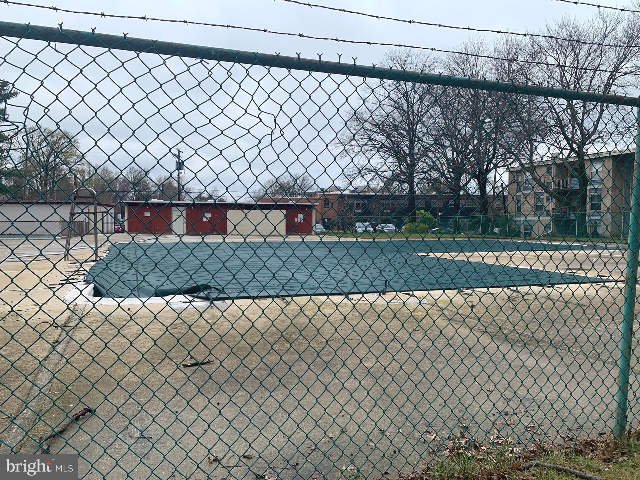 MARLOW TOWERS CONDOMINIUMS - Residential