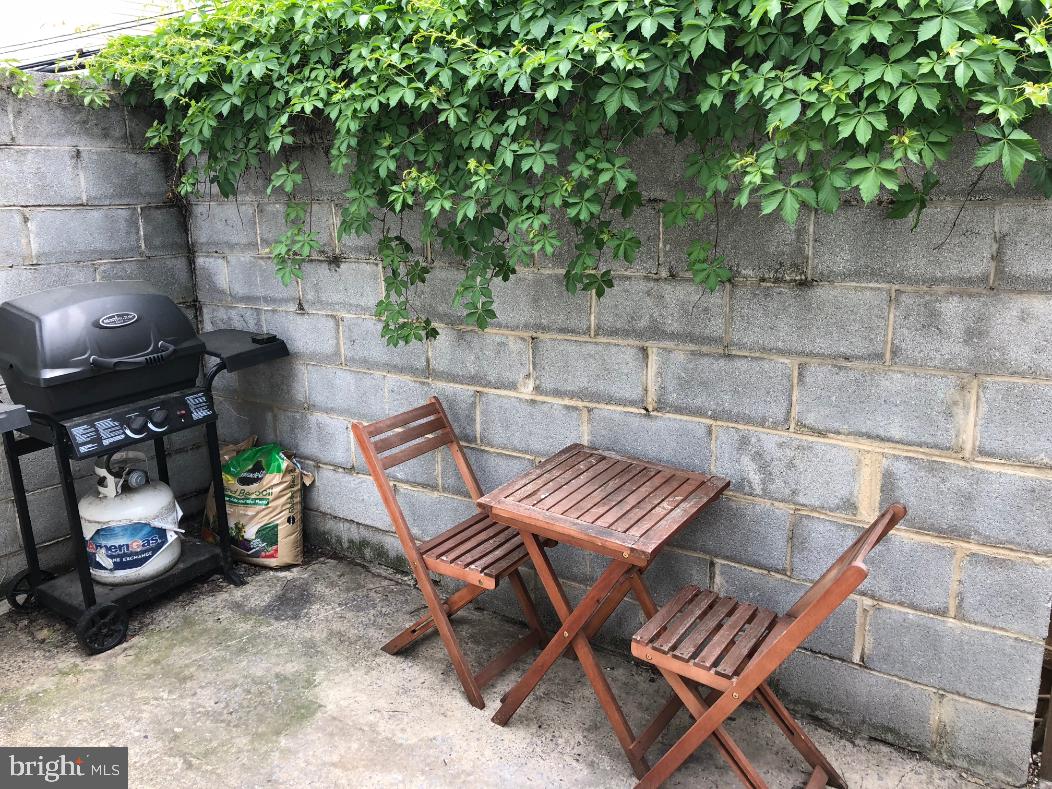 POINT BREEZE - Residential Lease