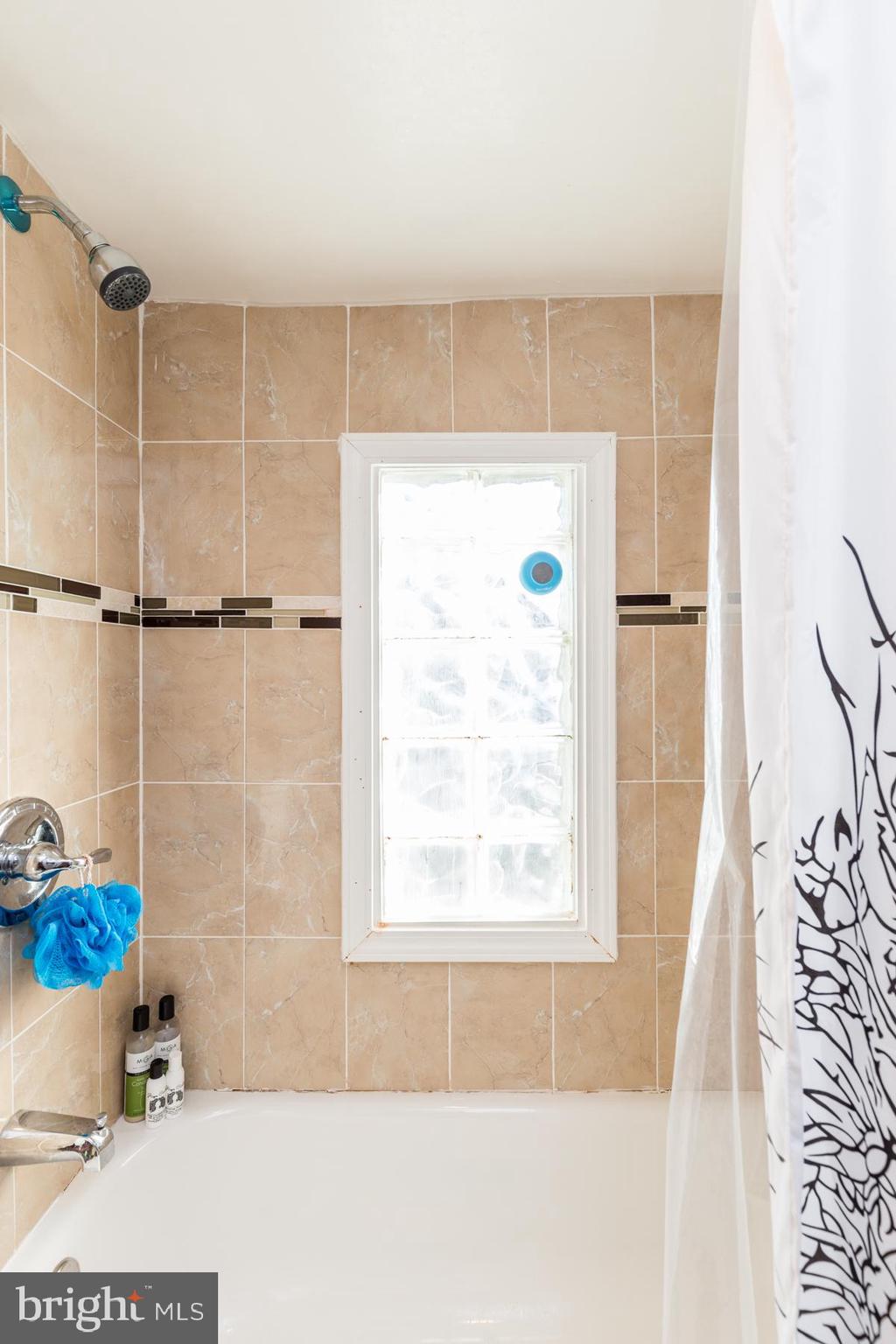 POINT BREEZE - Residential Lease