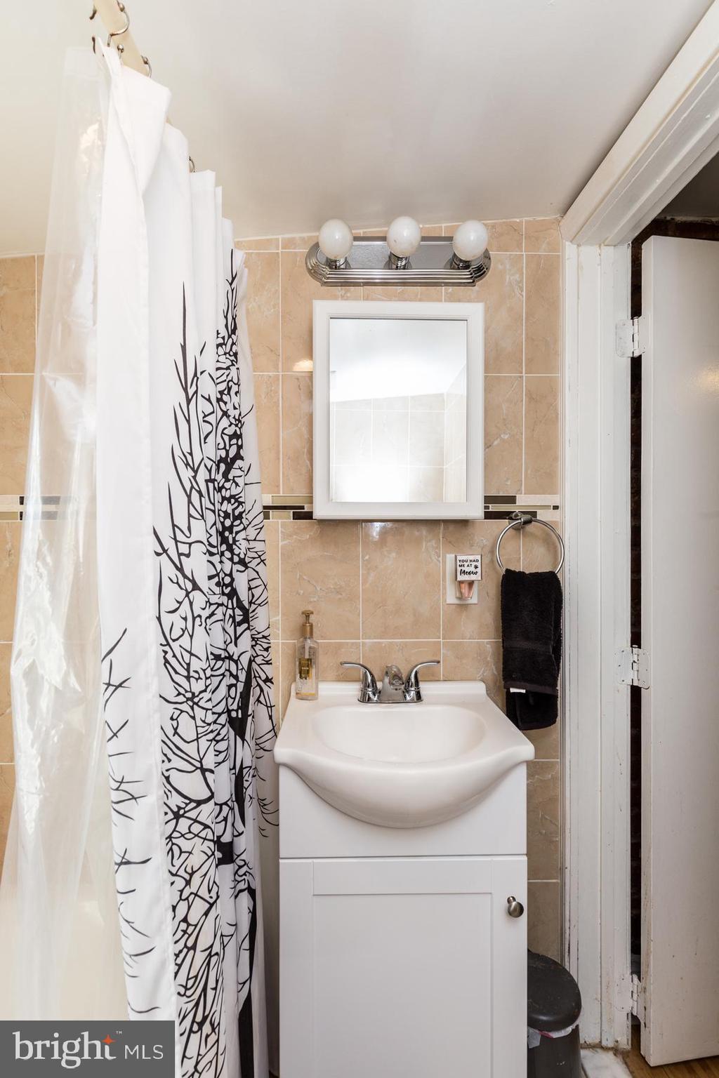 POINT BREEZE - Residential Lease