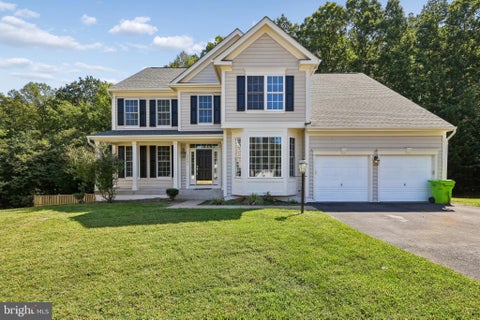 Photo of 17086 Anns Brook Court, WOODBRIDGE, VA 22191 (MLS # VAPW2130674)