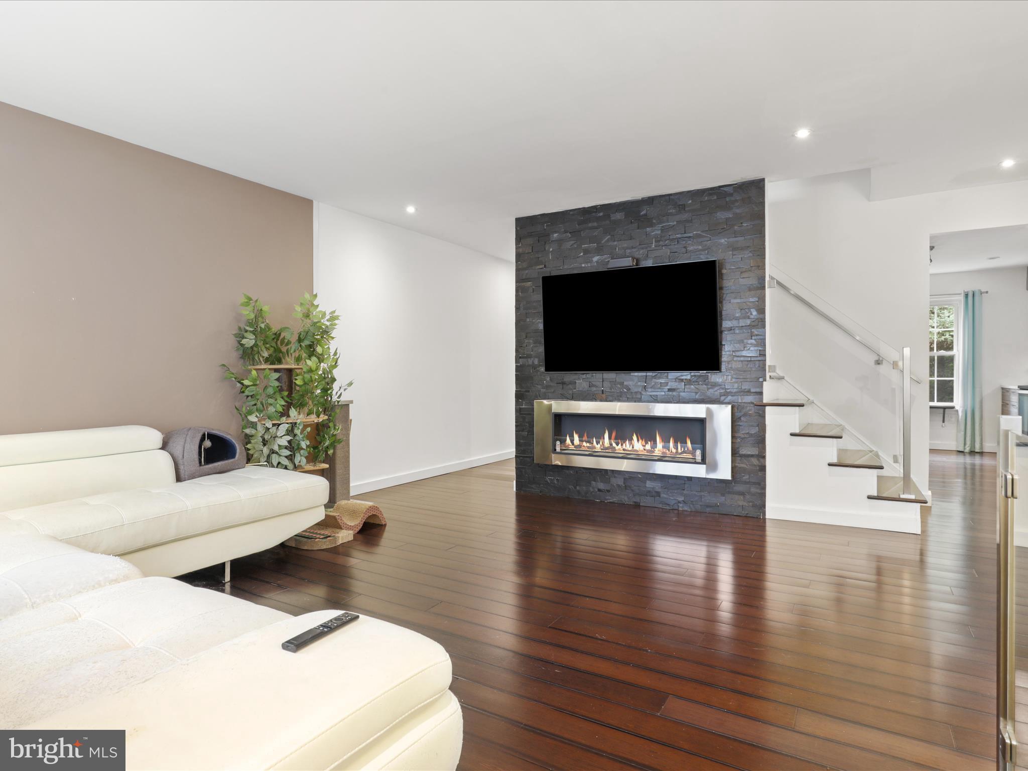 6153 FOREST CREEK LANE