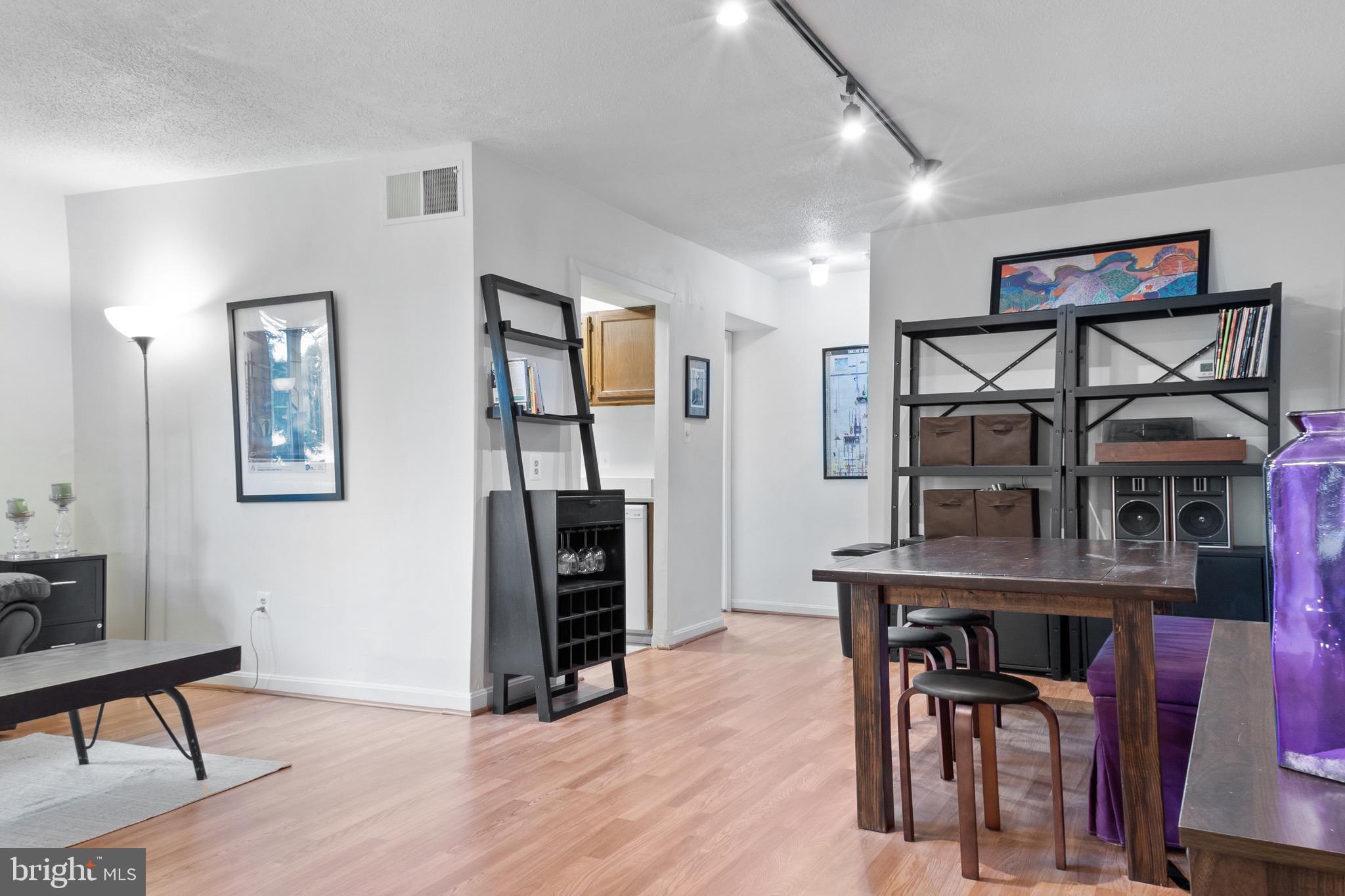 3825 HAMILTON STREET C-303