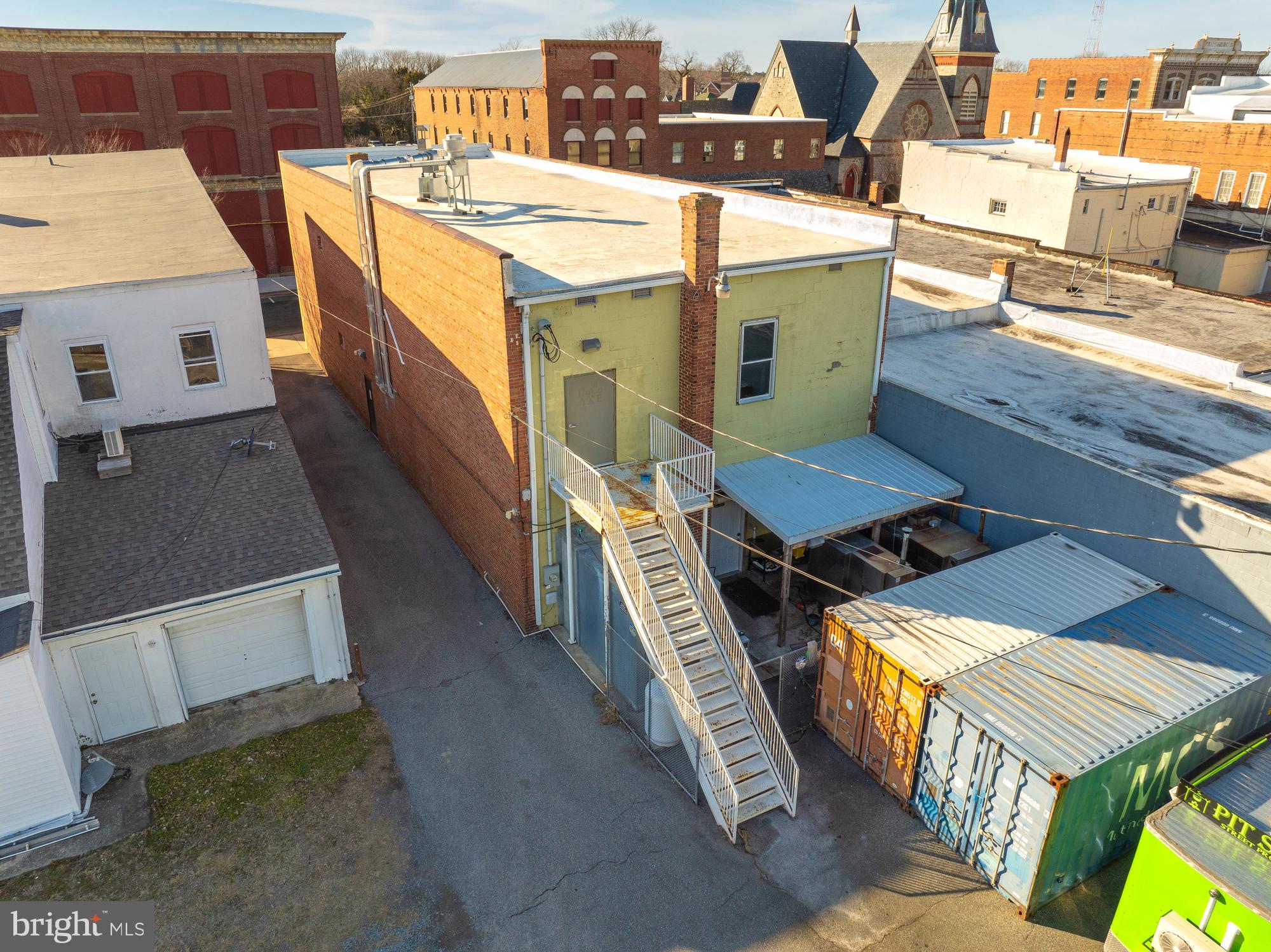 520 RACE STREET