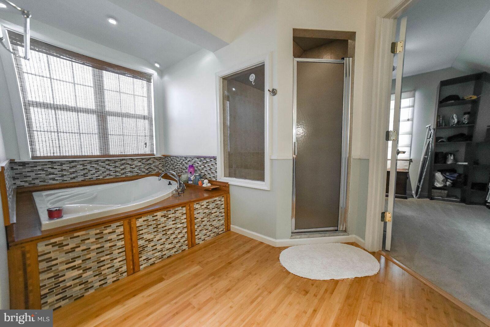 HERITAGE HILL - Residential