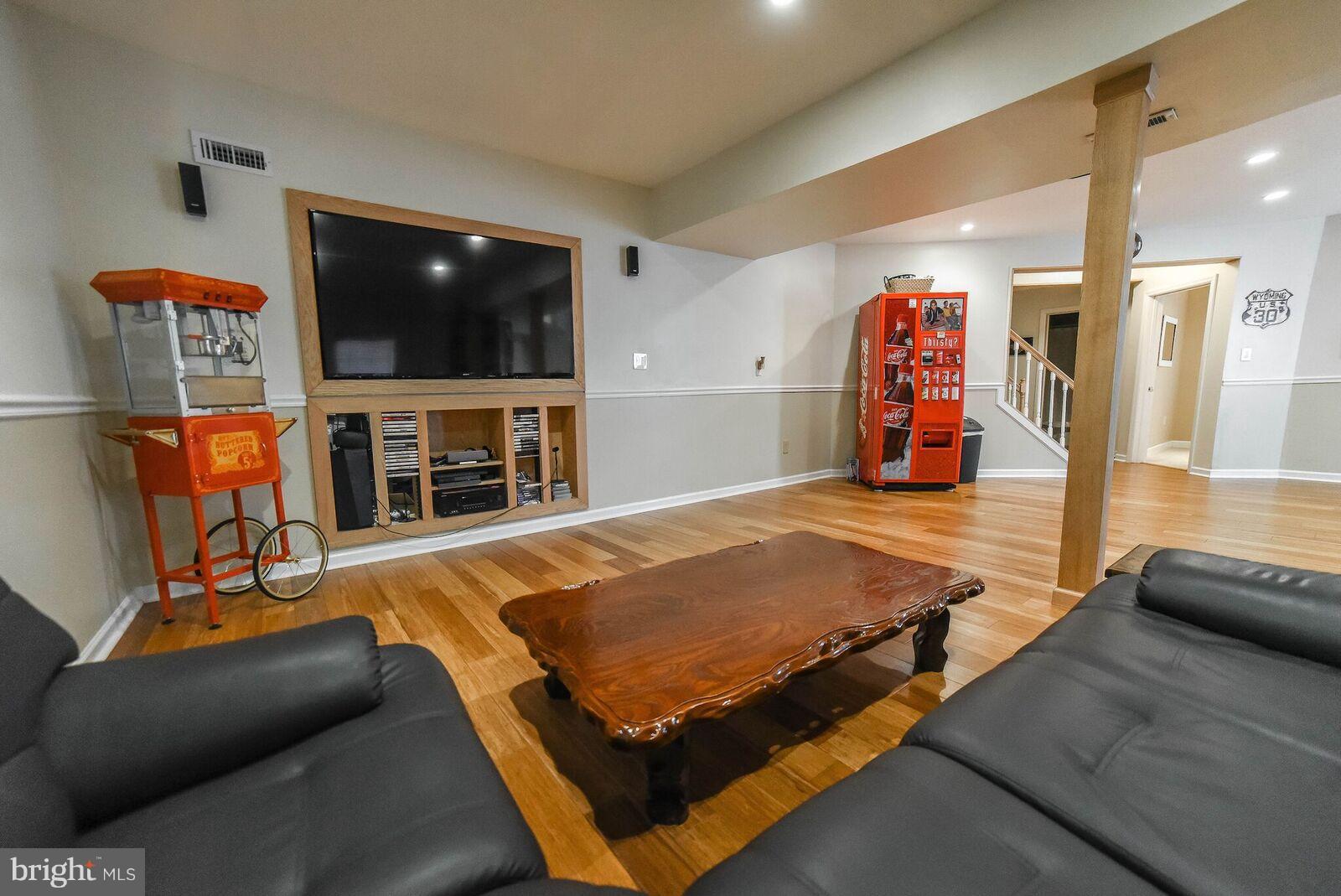 HERITAGE HILL - Residential