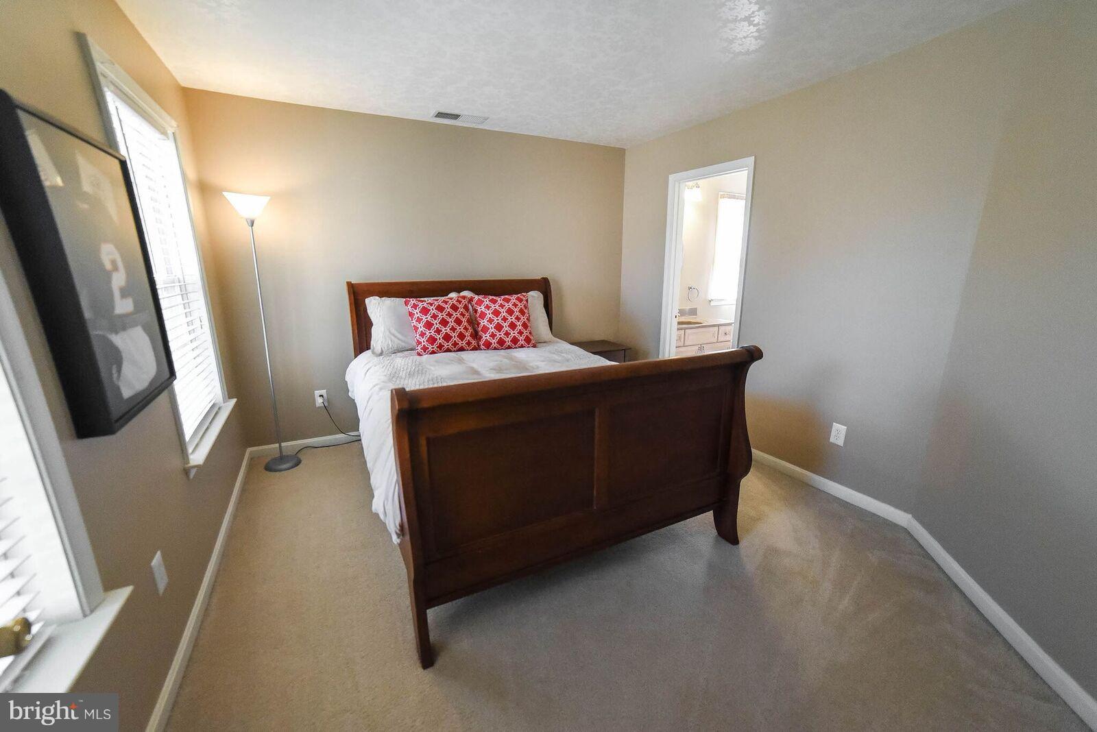 HERITAGE HILL - Residential