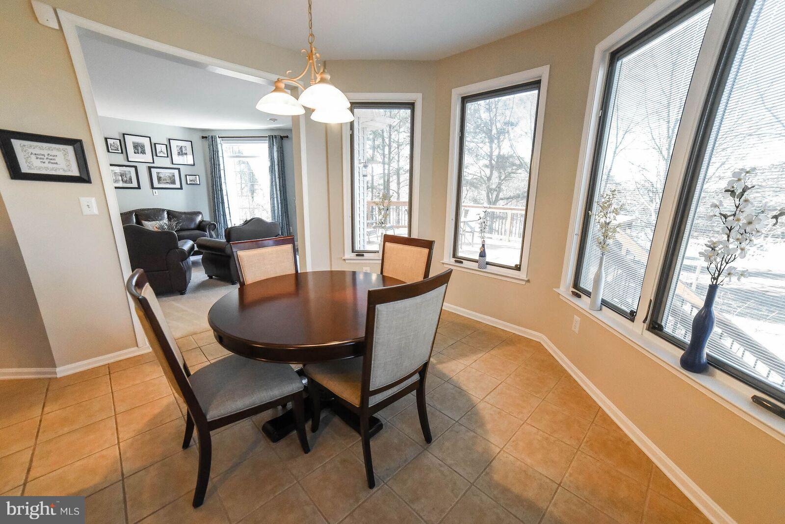 HERITAGE HILL - Residential