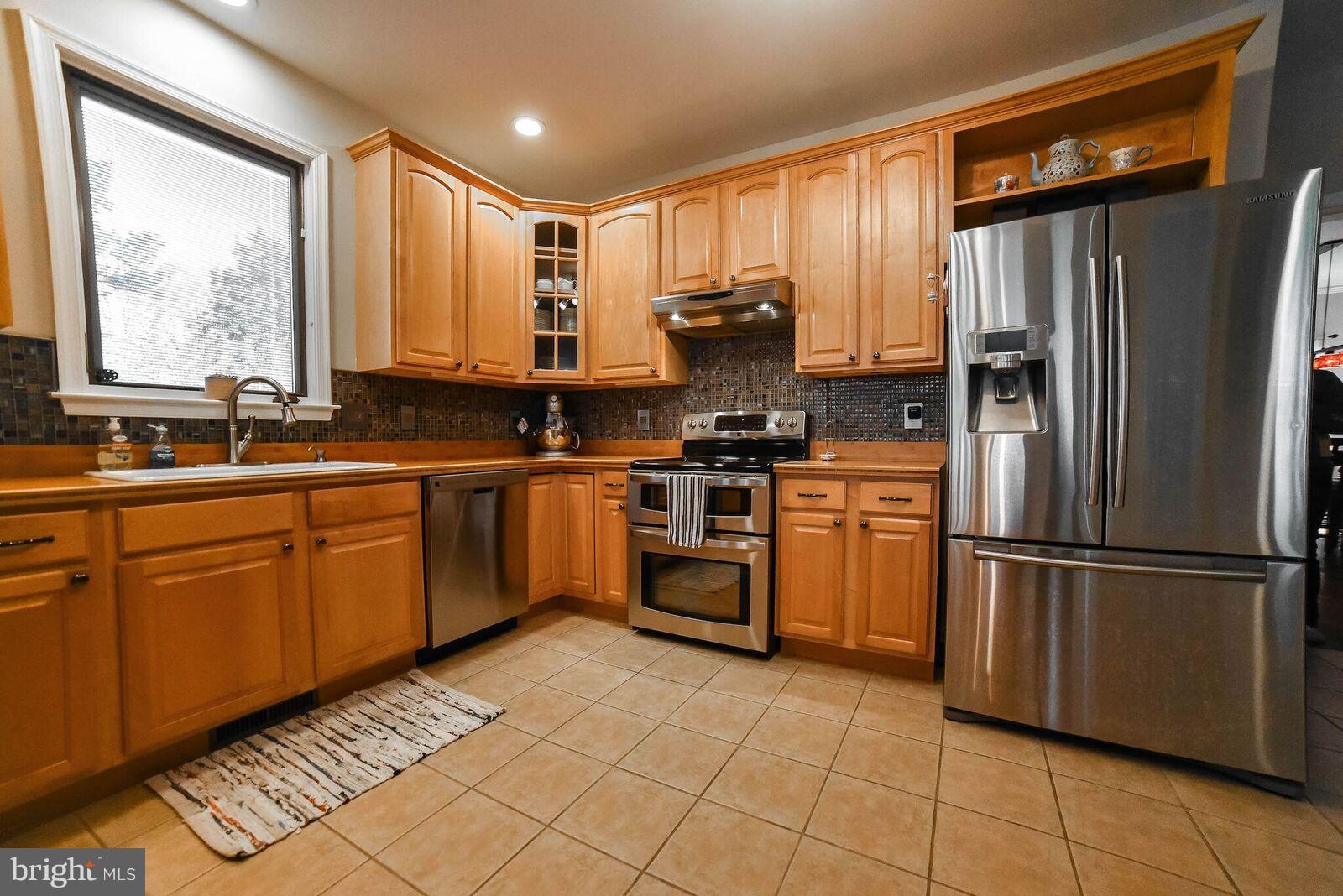 HERITAGE HILL - Residential