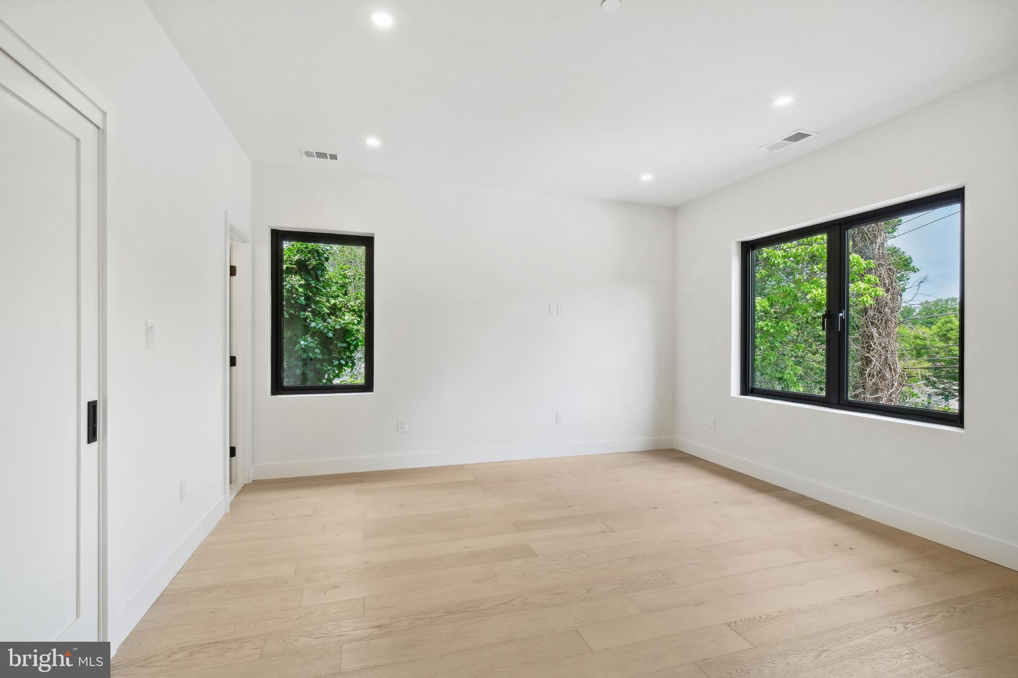 KENSINGTON TERRACE - Residential