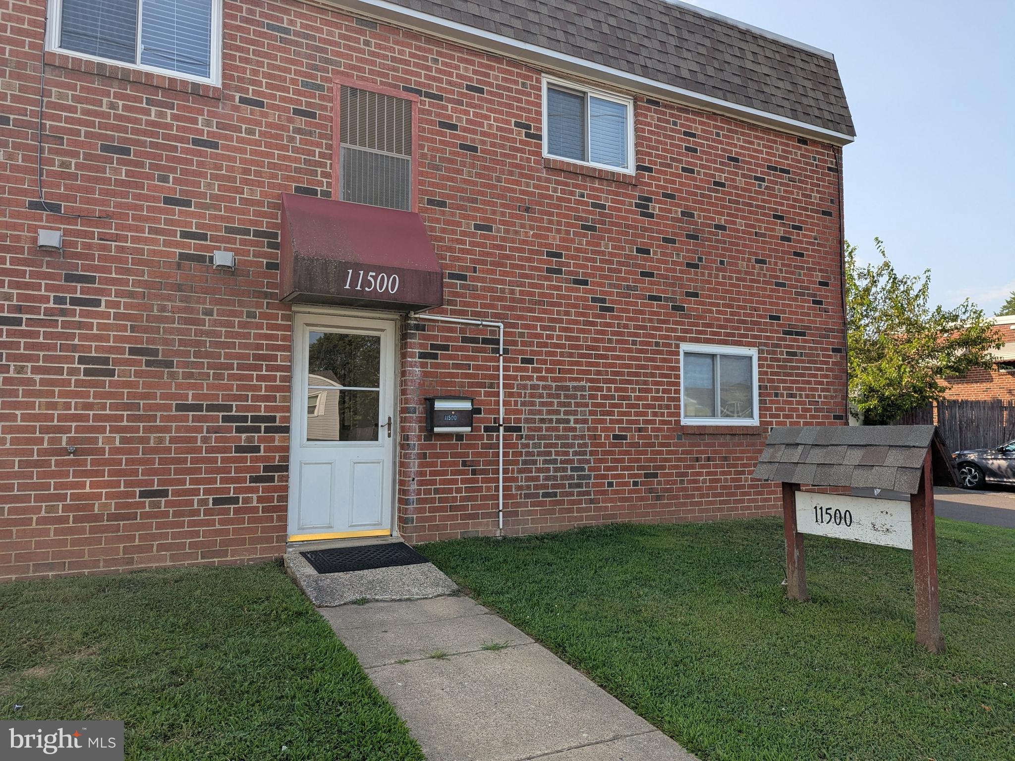 573 SELMA STREET