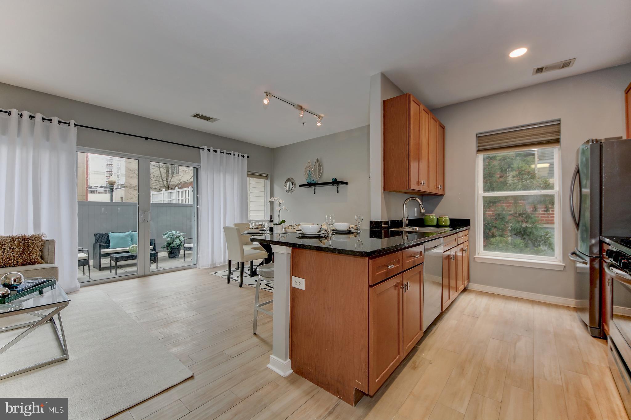 8045 AT SILVER SPRING METRO - Residential