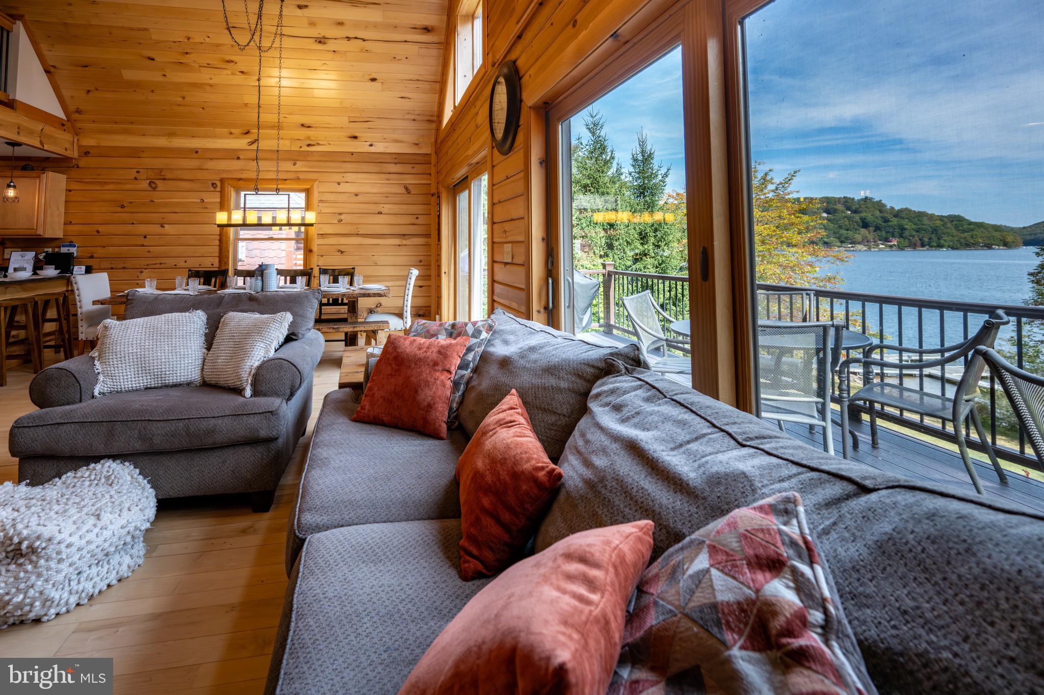 DEEP CREEK - Residential