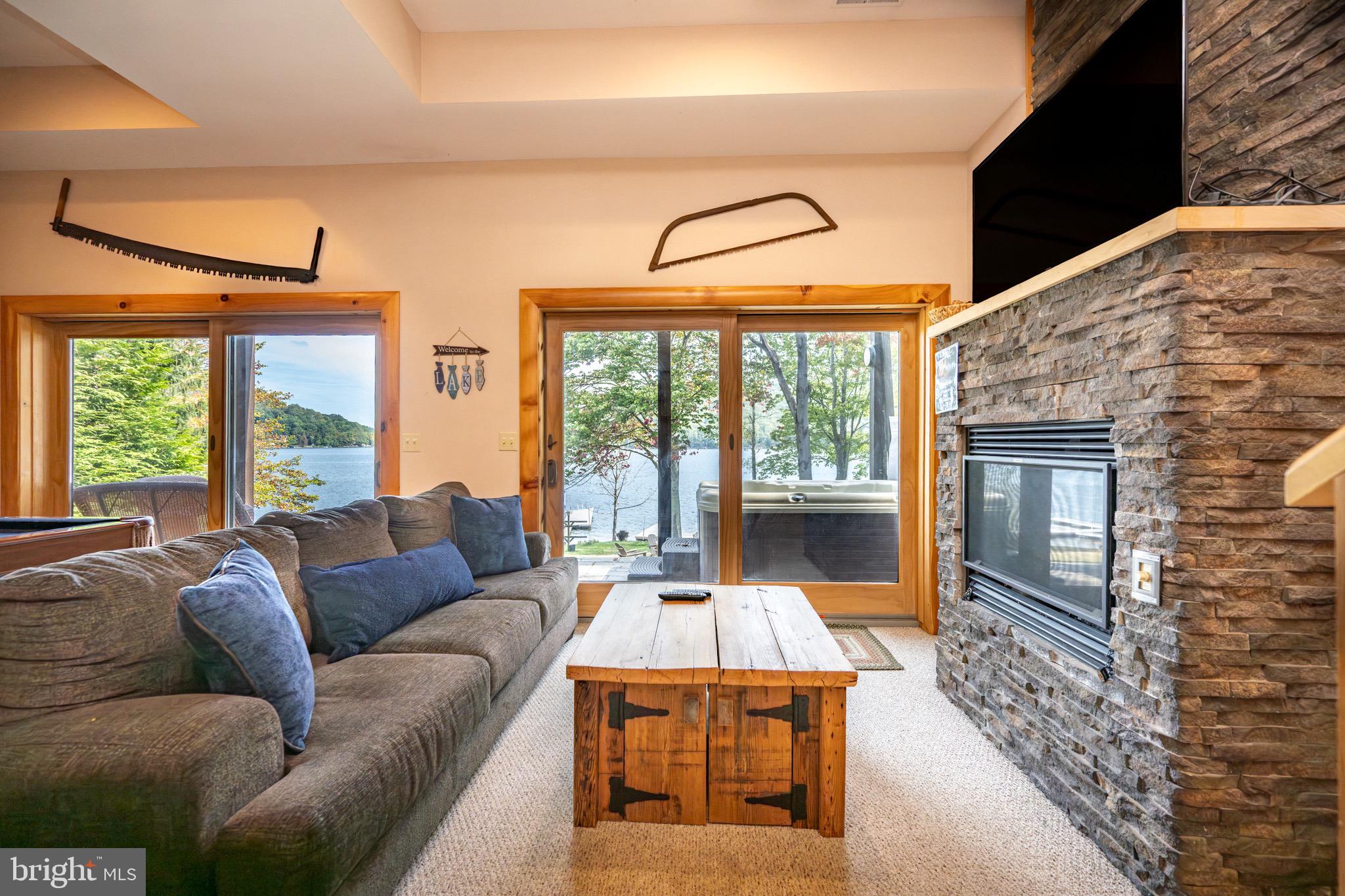 DEEP CREEK - Residential