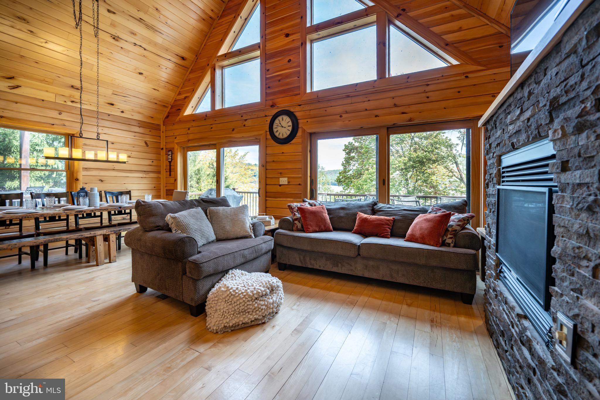 DEEP CREEK - Residential