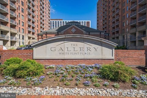 Photo of 11710 Old Georgetown Rd #809, NORTH BETHESDA, MD 20852 (MLS # MDMC2210364)