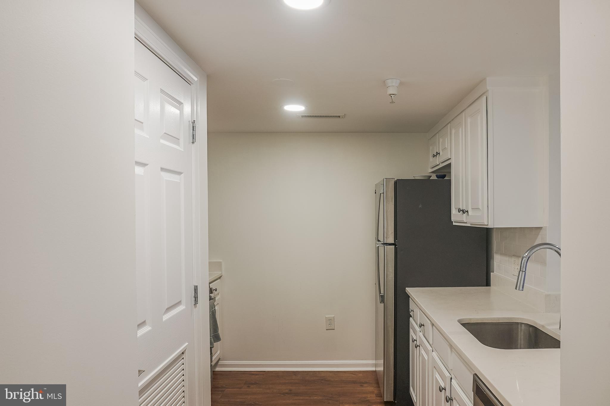 GALLERY AT WHITE FLINT - Residential Lease