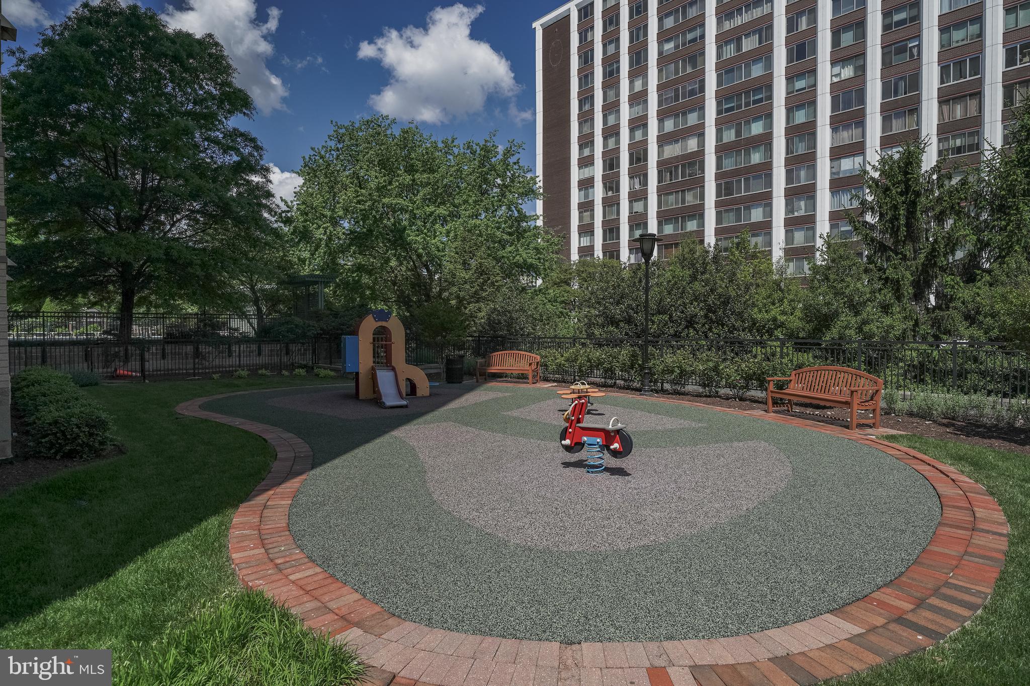 GALLERY AT WHITE FLINT - Residential Lease