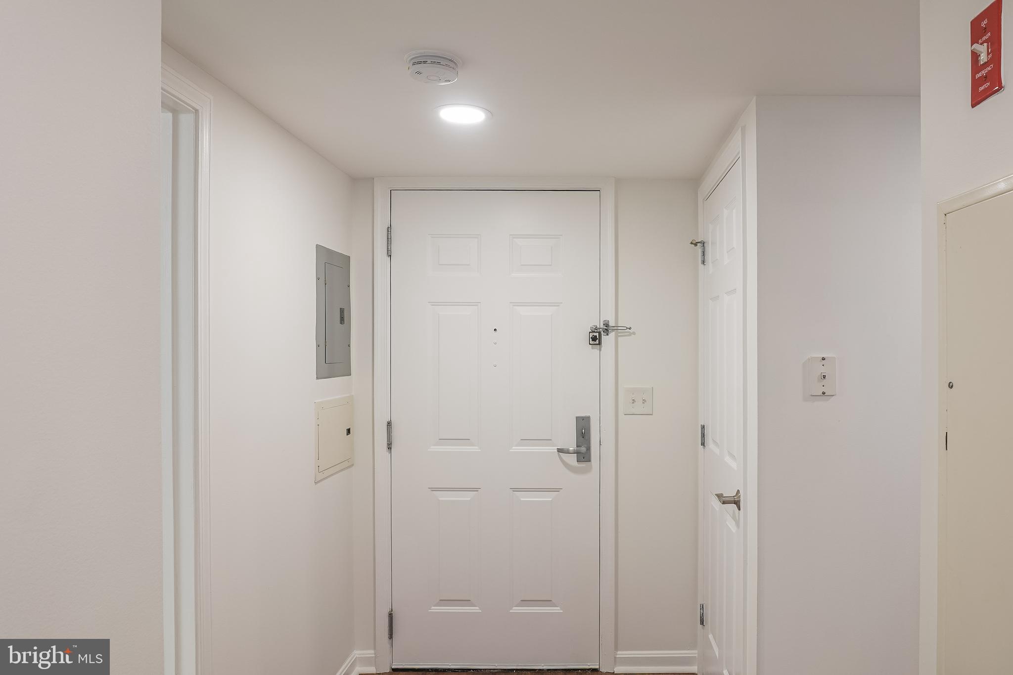 GALLERY AT WHITE FLINT - Residential Lease