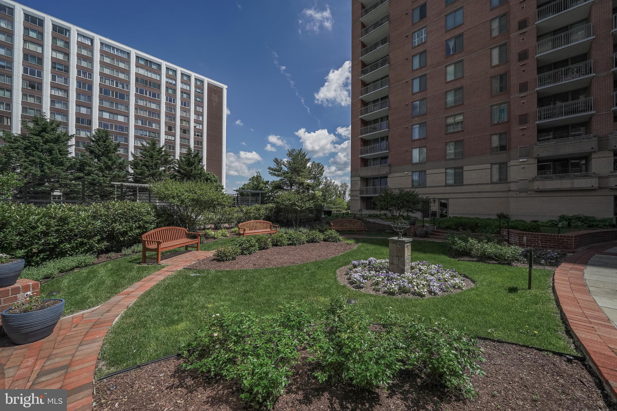 GALLERY AT WHITE FLINT - Residential Lease