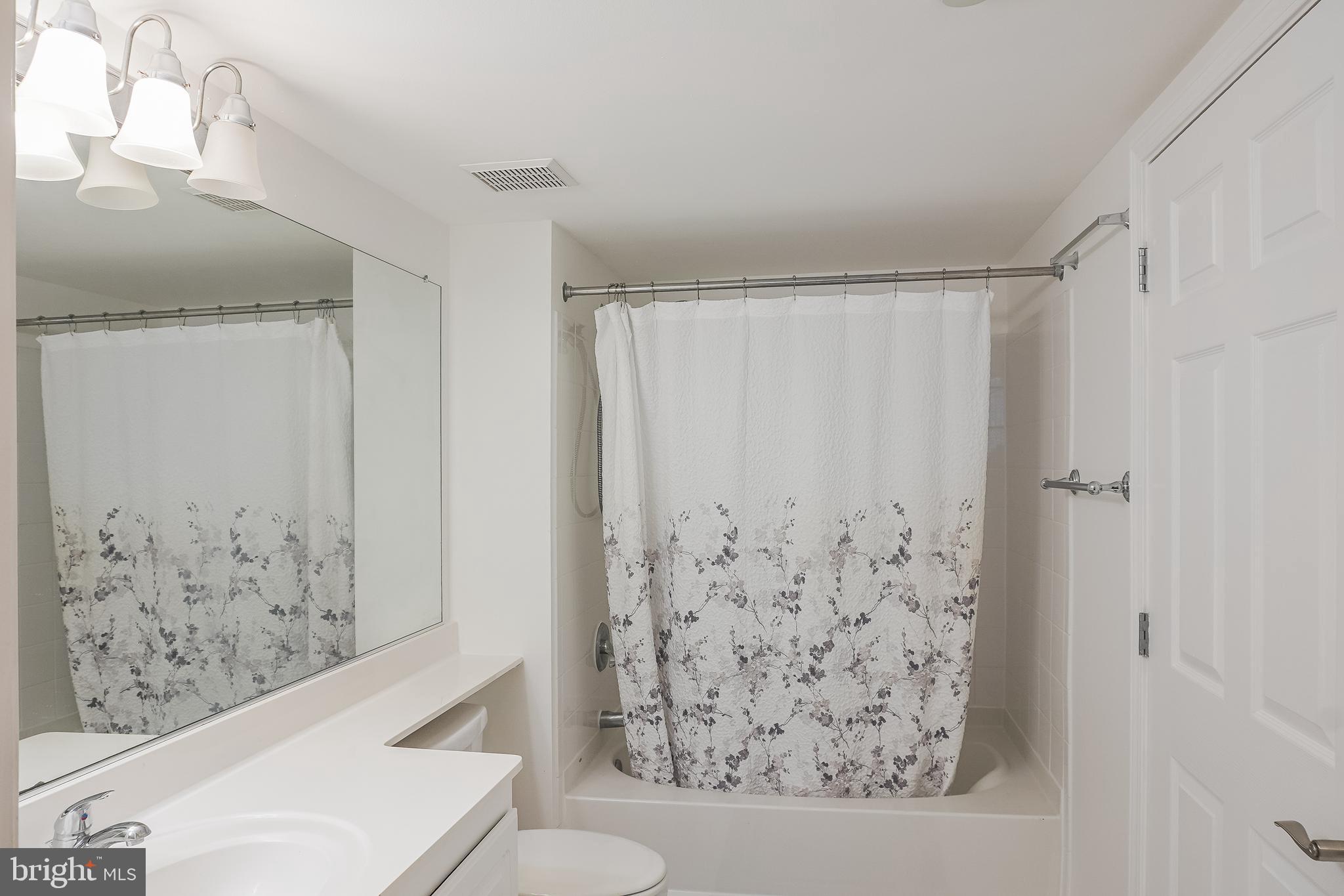 GALLERY AT WHITE FLINT - Residential Lease