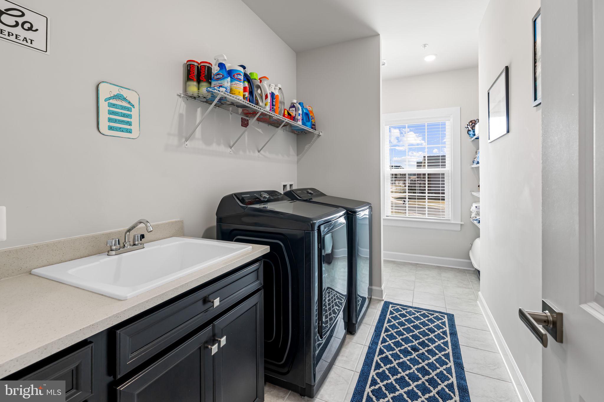 SOUTH LAKE - Residential