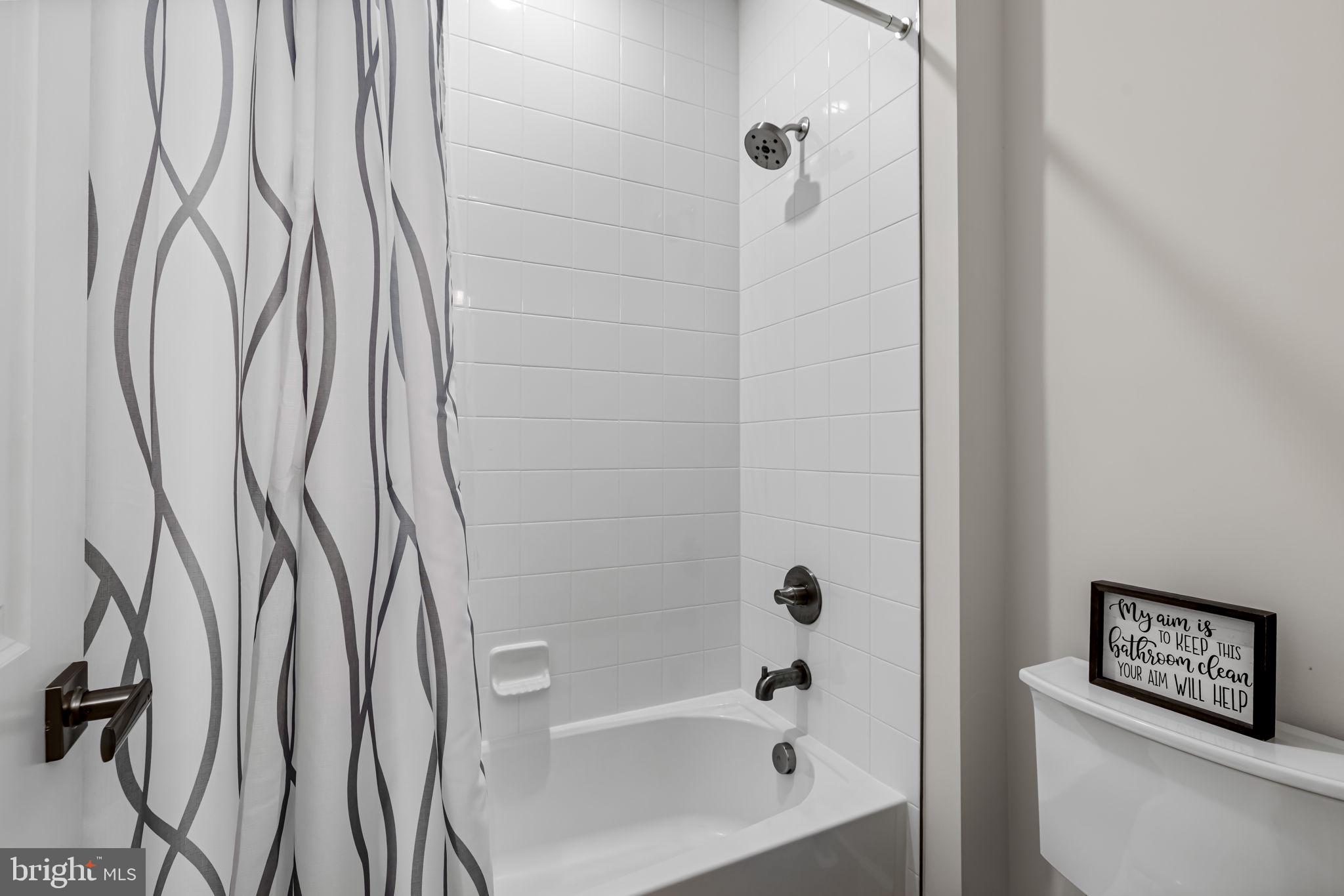 SOUTH LAKE - Residential