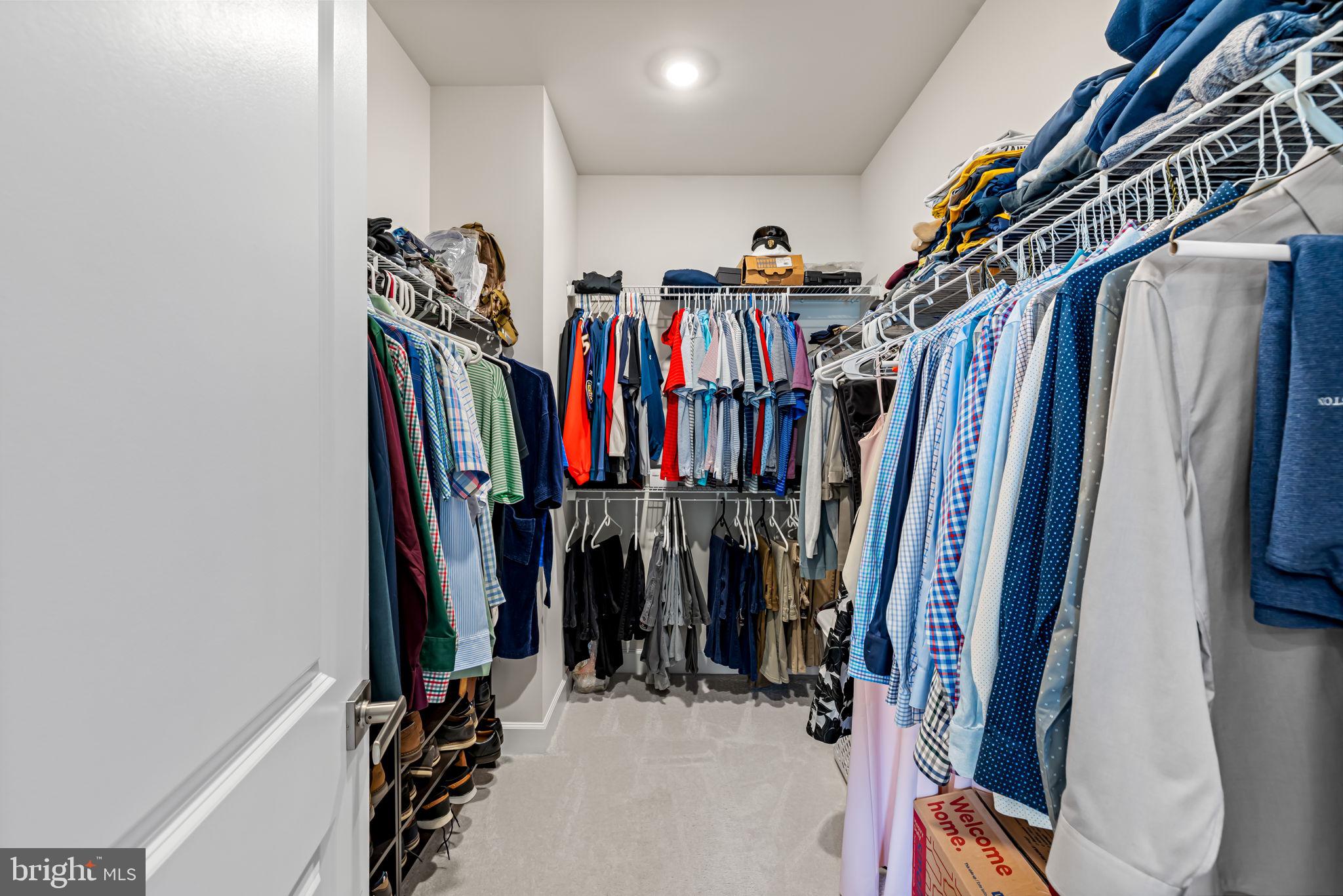 SOUTH LAKE - Residential