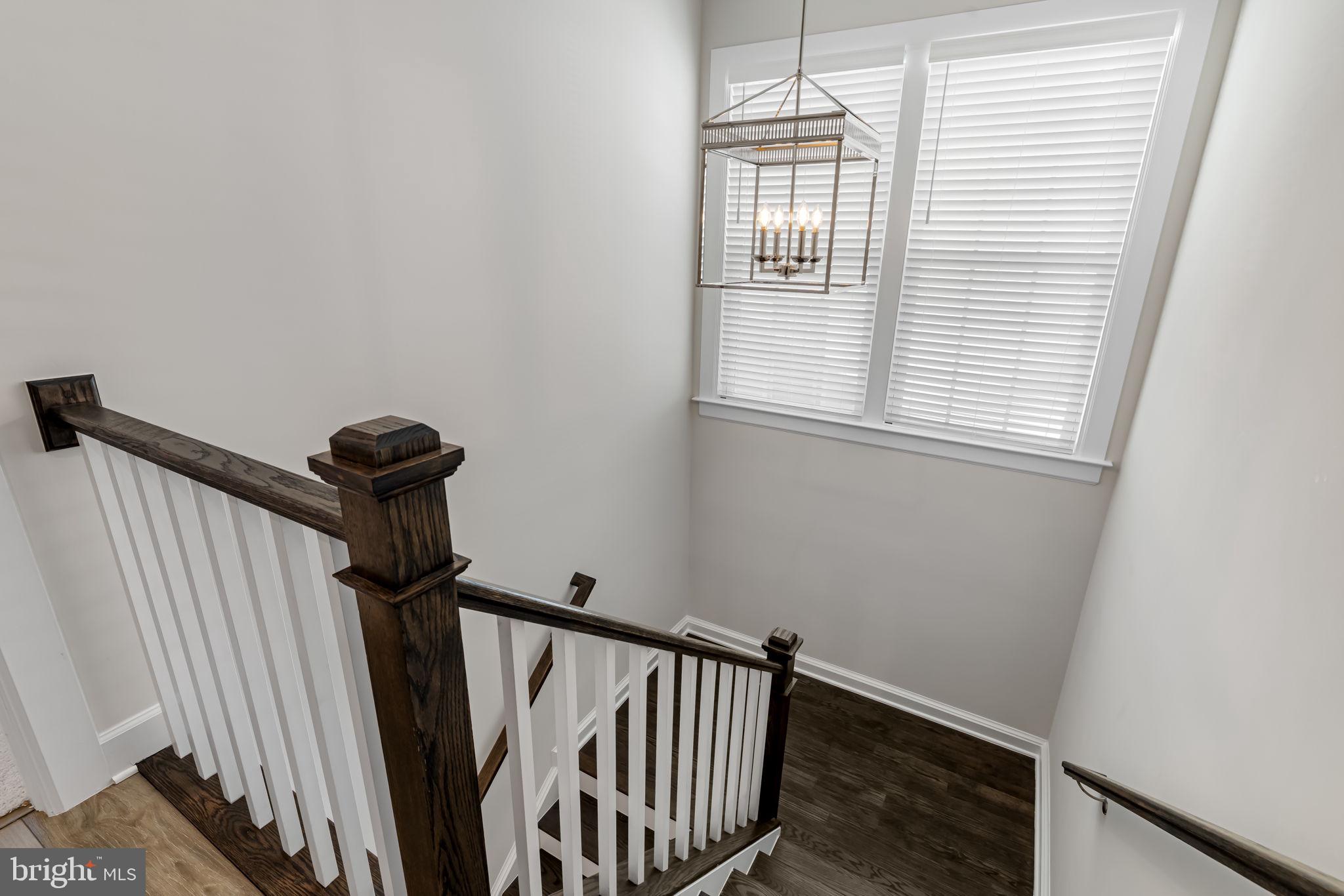 SOUTH LAKE - Residential