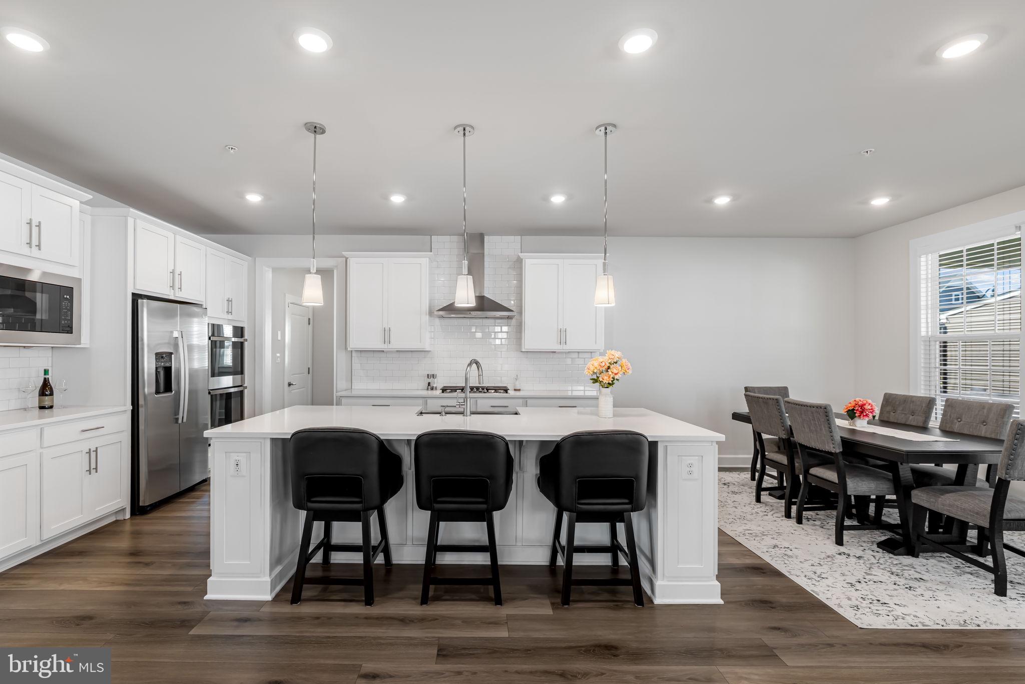 SOUTH LAKE - Residential