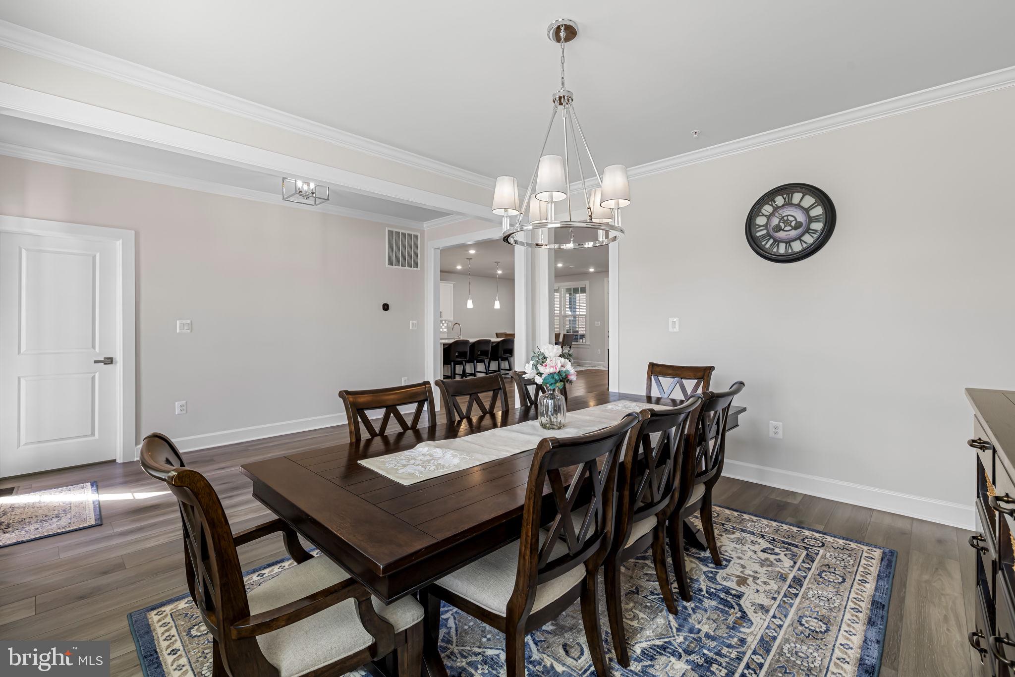 SOUTH LAKE - Residential