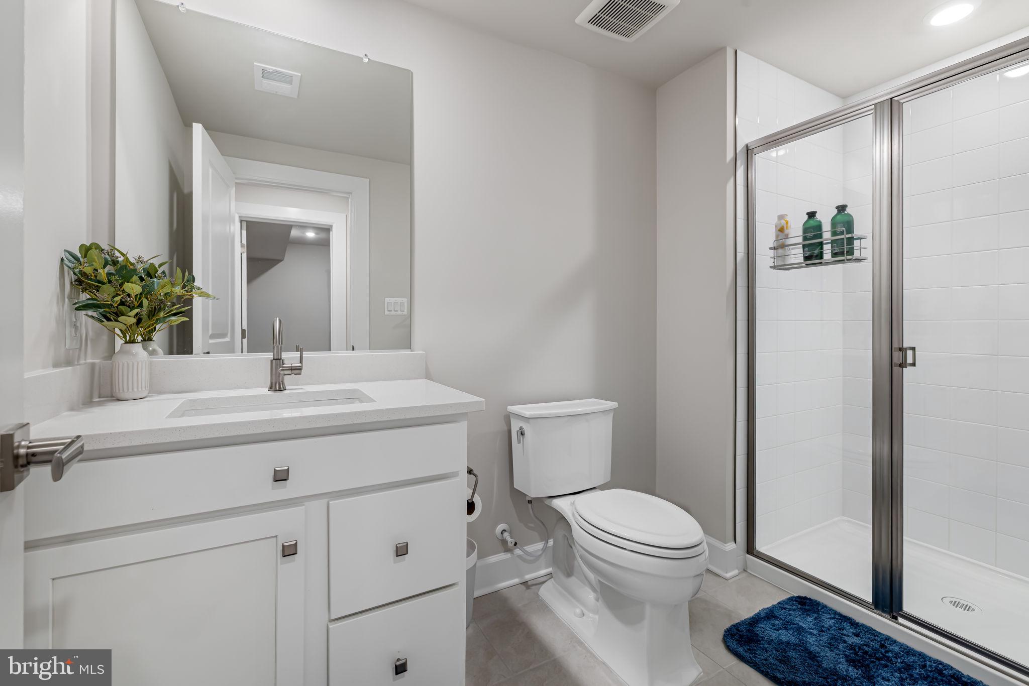 SOUTH LAKE - Residential