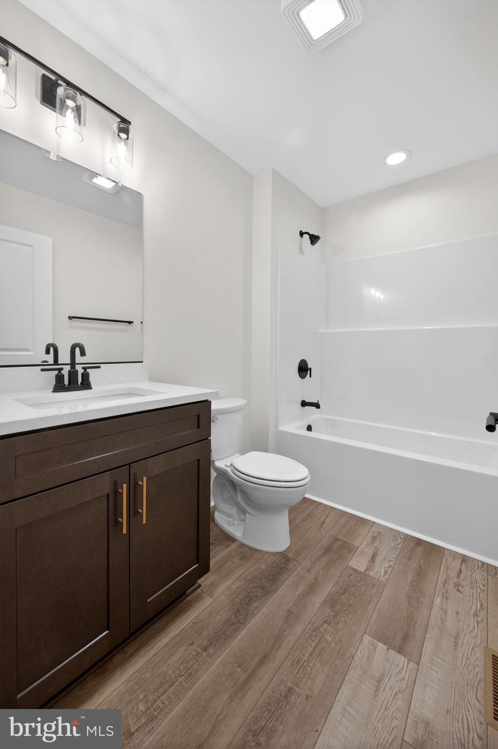 BLUE MOUNTAIN - Residential