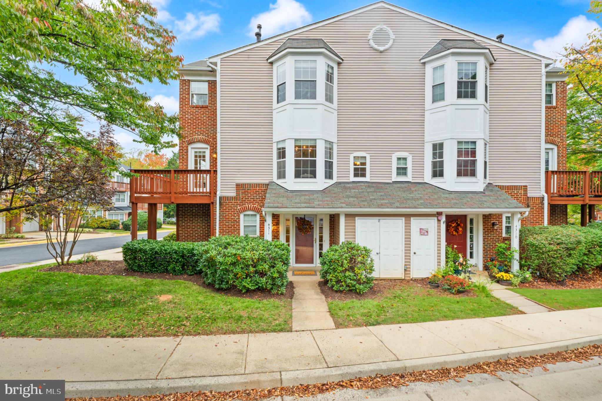 4311 CHARIOT COURT 122