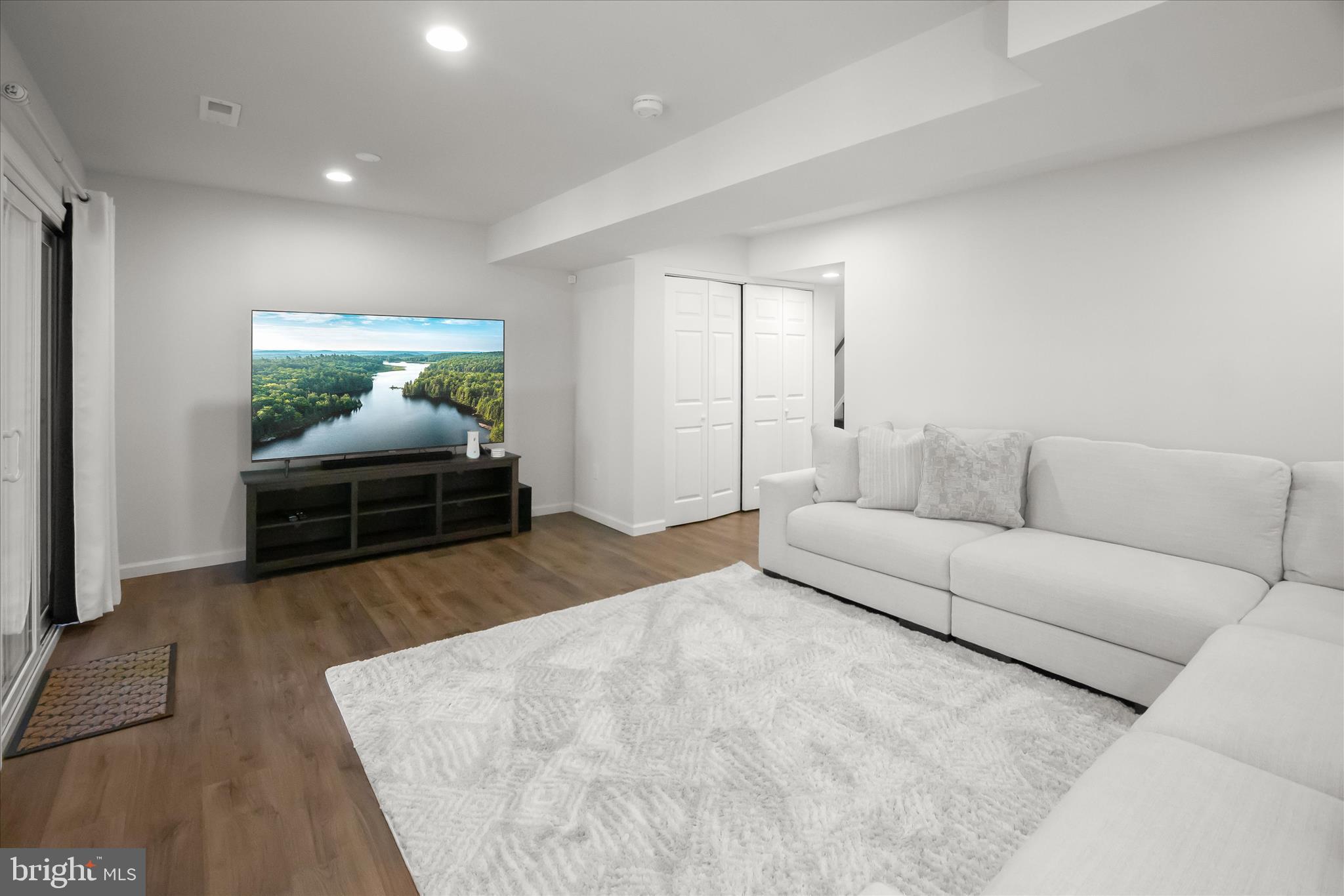 WOODLAND PARK - Residential