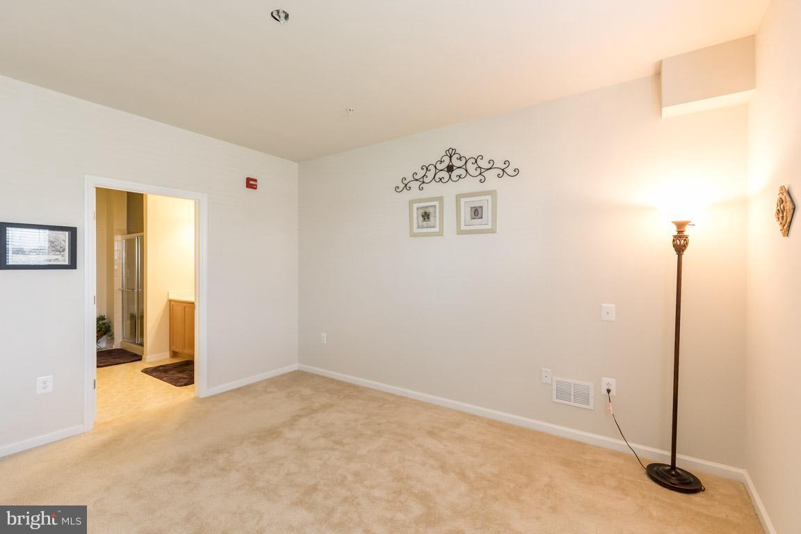 POTOMAC GREEN CONDOMINIUM - Residential Lease