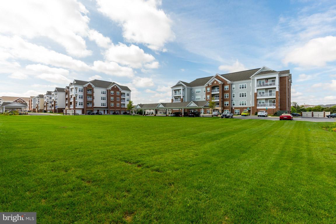 POTOMAC GREEN CONDOMINIUM - Residential Lease