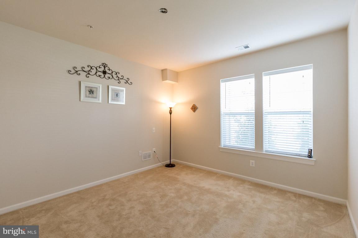 POTOMAC GREEN CONDOMINIUM - Residential Lease