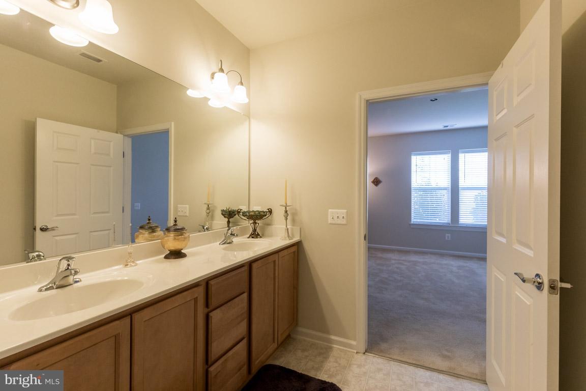 POTOMAC GREEN CONDOMINIUM - Residential Lease