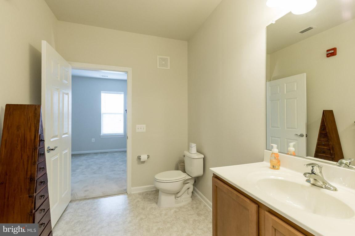 POTOMAC GREEN CONDOMINIUM - Residential Lease