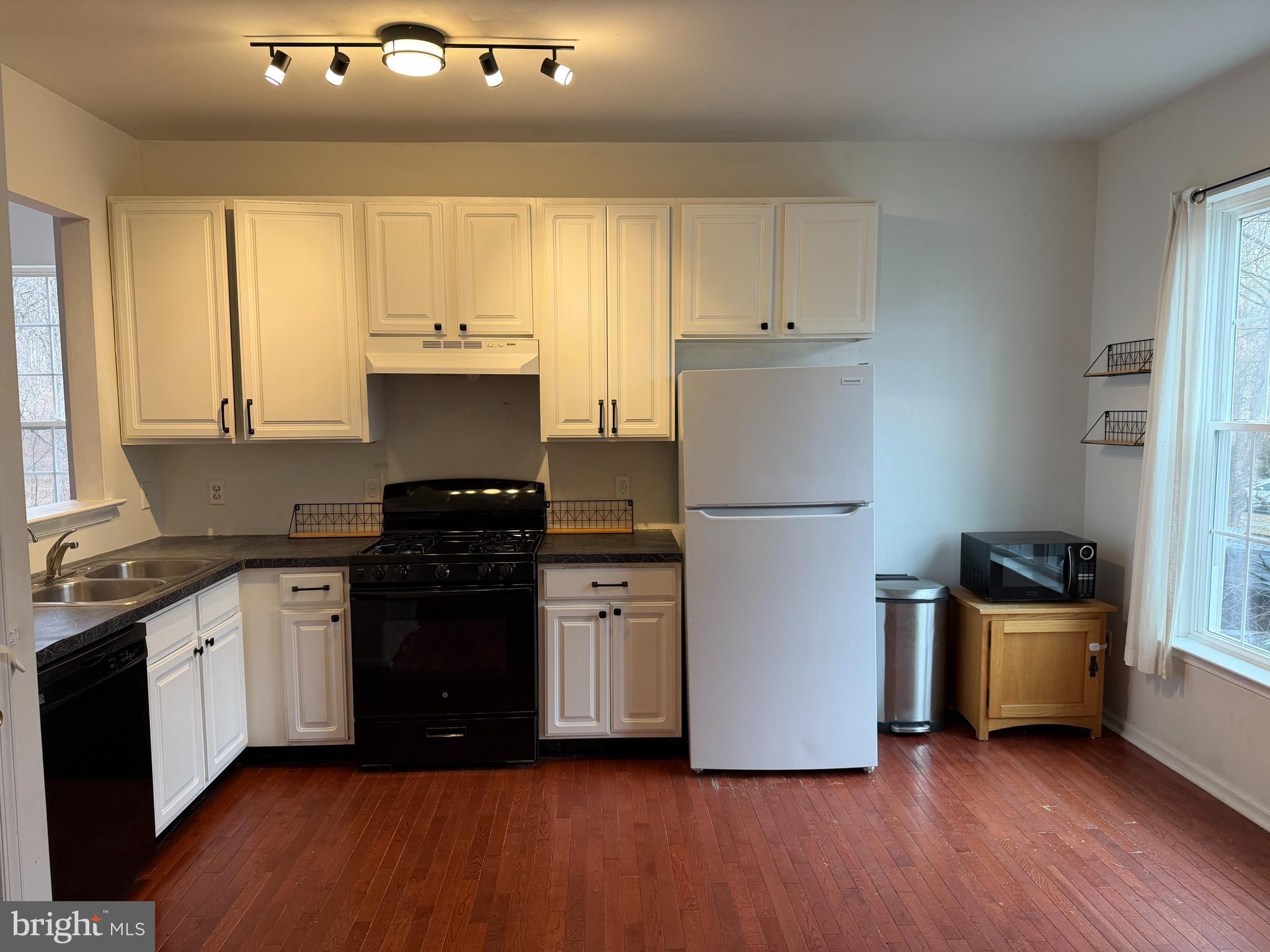 PERSIMMON CREEK - Residential Lease