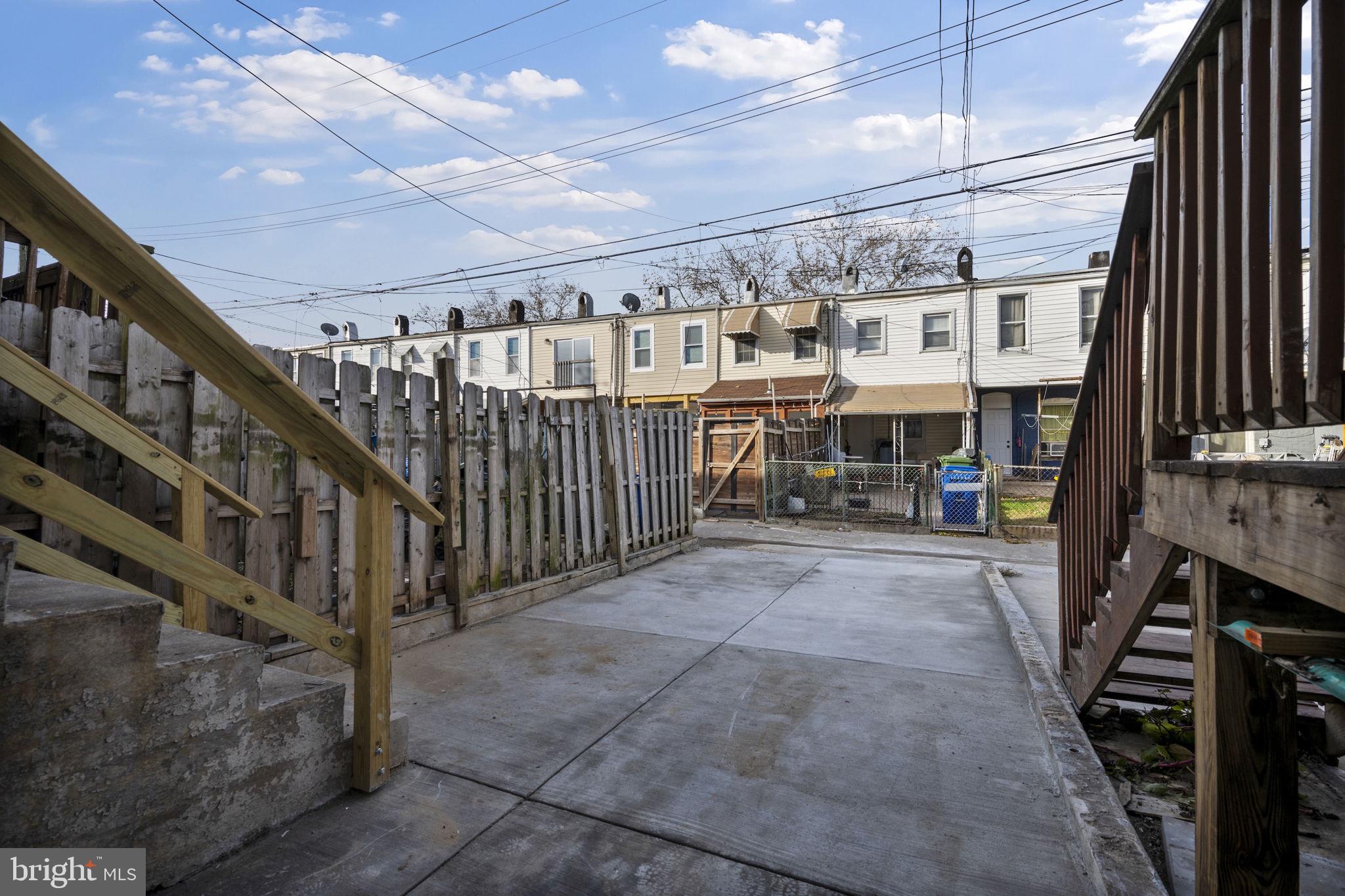 GREEKTOWN - Residential