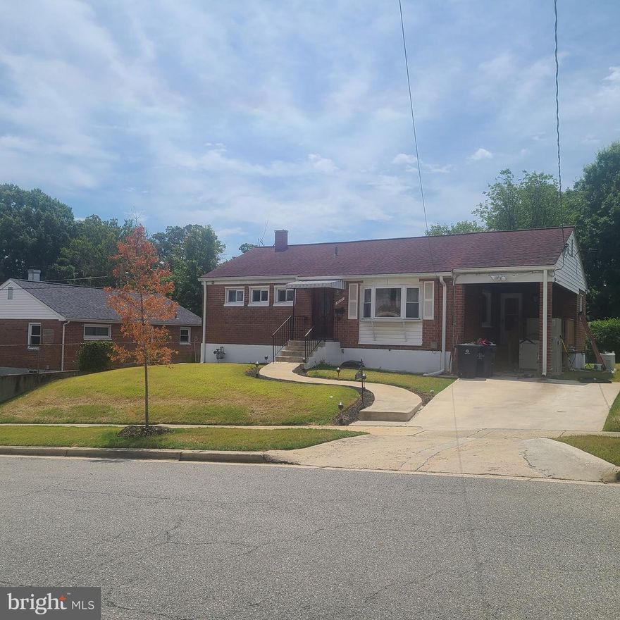 Detached Home - Reduced! No HOA -Roof ( Approx 6 yrs old)  H20 Heater Tank-Less (2021) HVAC (2020). Automatic Generator.  Two updated bathrooms. Granite, SS in Kitchen. Covered Carport with Chair-Lift.  Updated Electric Panel Box. EV Charger Outlet.  Washer/Dryer. Finish Basement w/wet bar.