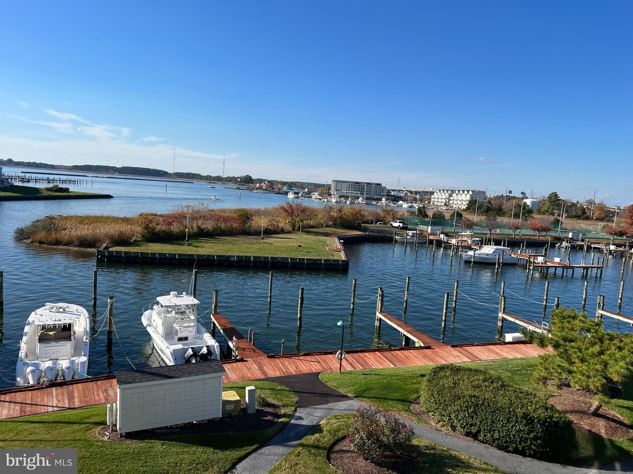 OYSTER COVE - Residential