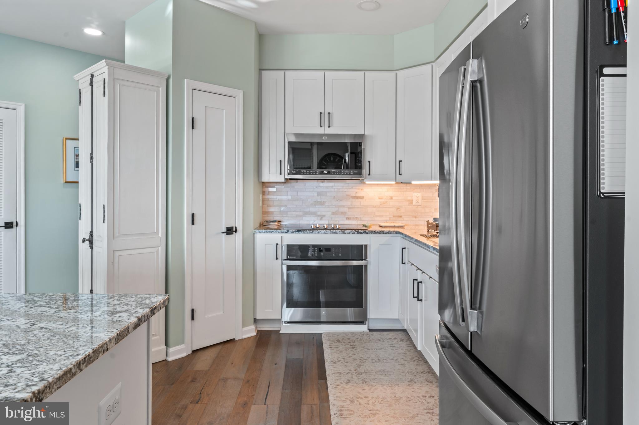 OYSTER COVE - Residential