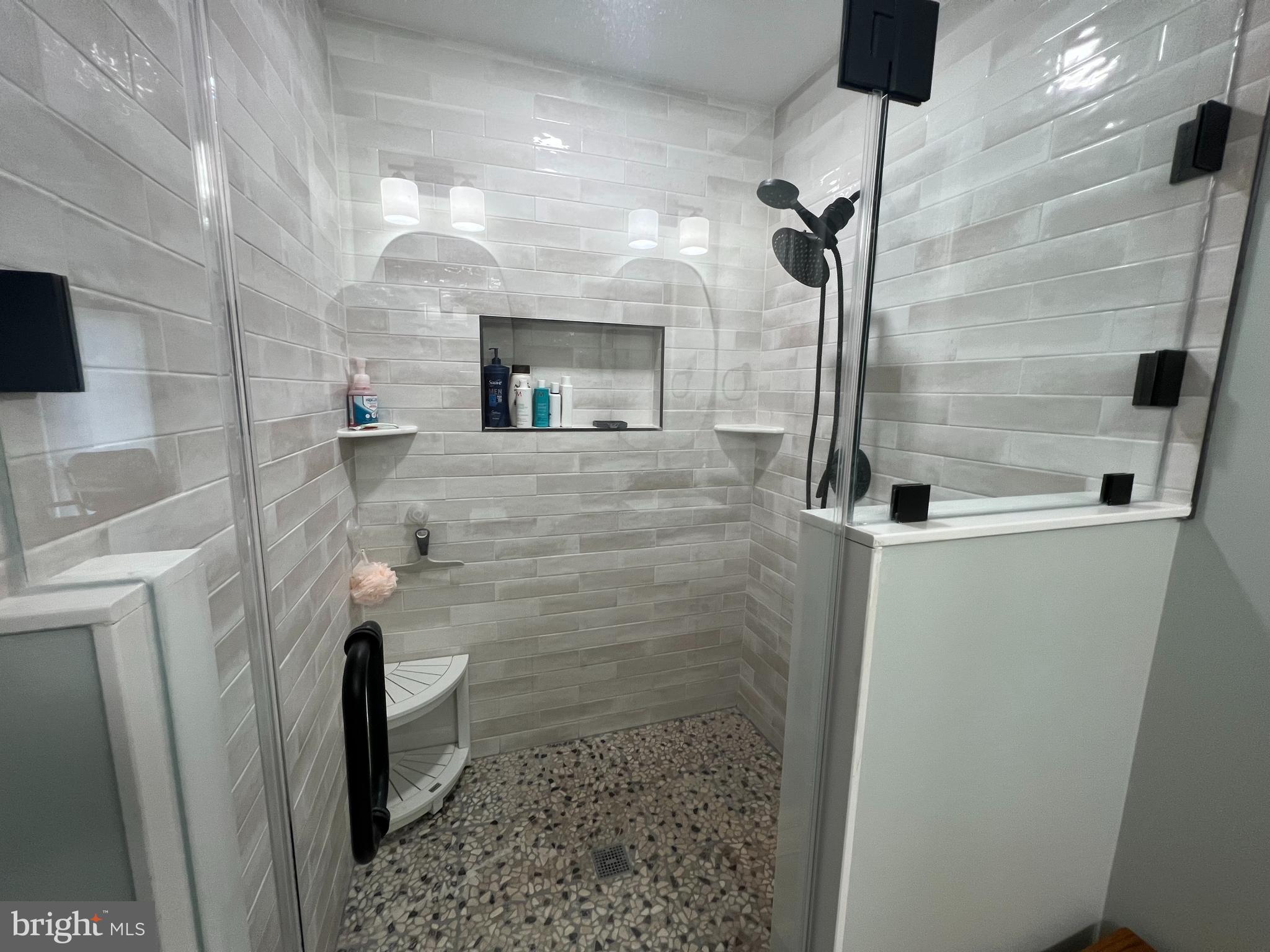 OYSTER COVE - Residential